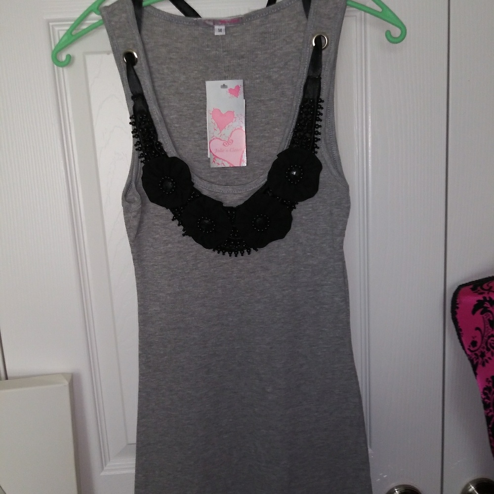 🙌BOGO🙌$8🙌GRAY & BLACK T-SHIRT